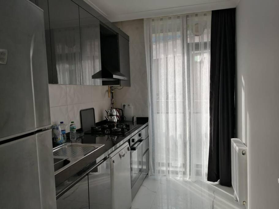 Sisli Apartment, 2 Bedrooms, 250 M Metro, New Modern Residence Istanbul Exterior photo